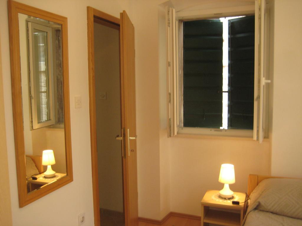 Gala Apartments Komiza Exterior photo