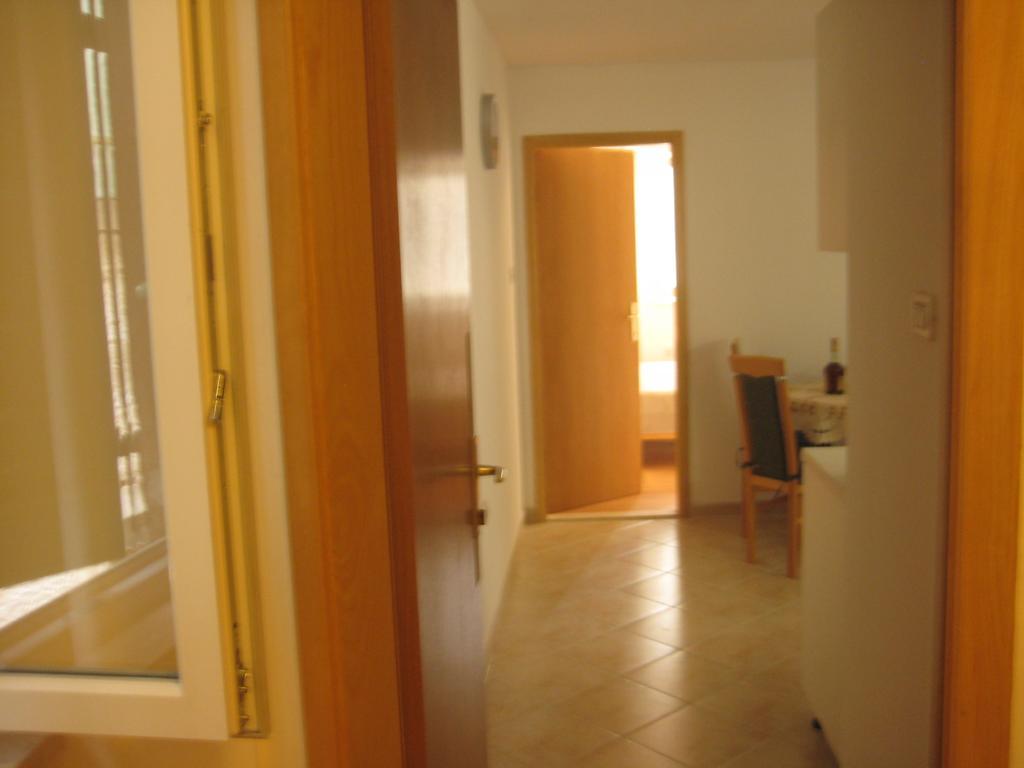 Gala Apartments Komiza Exterior photo