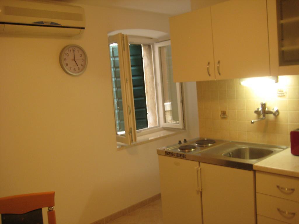 Gala Apartments Komiza Exterior photo