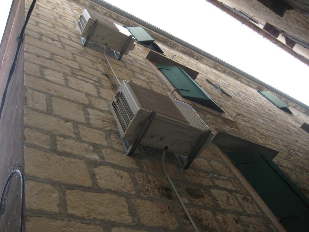 Gala Apartments Komiza Exterior photo