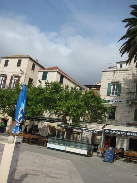 Gala Apartments Komiza Exterior photo